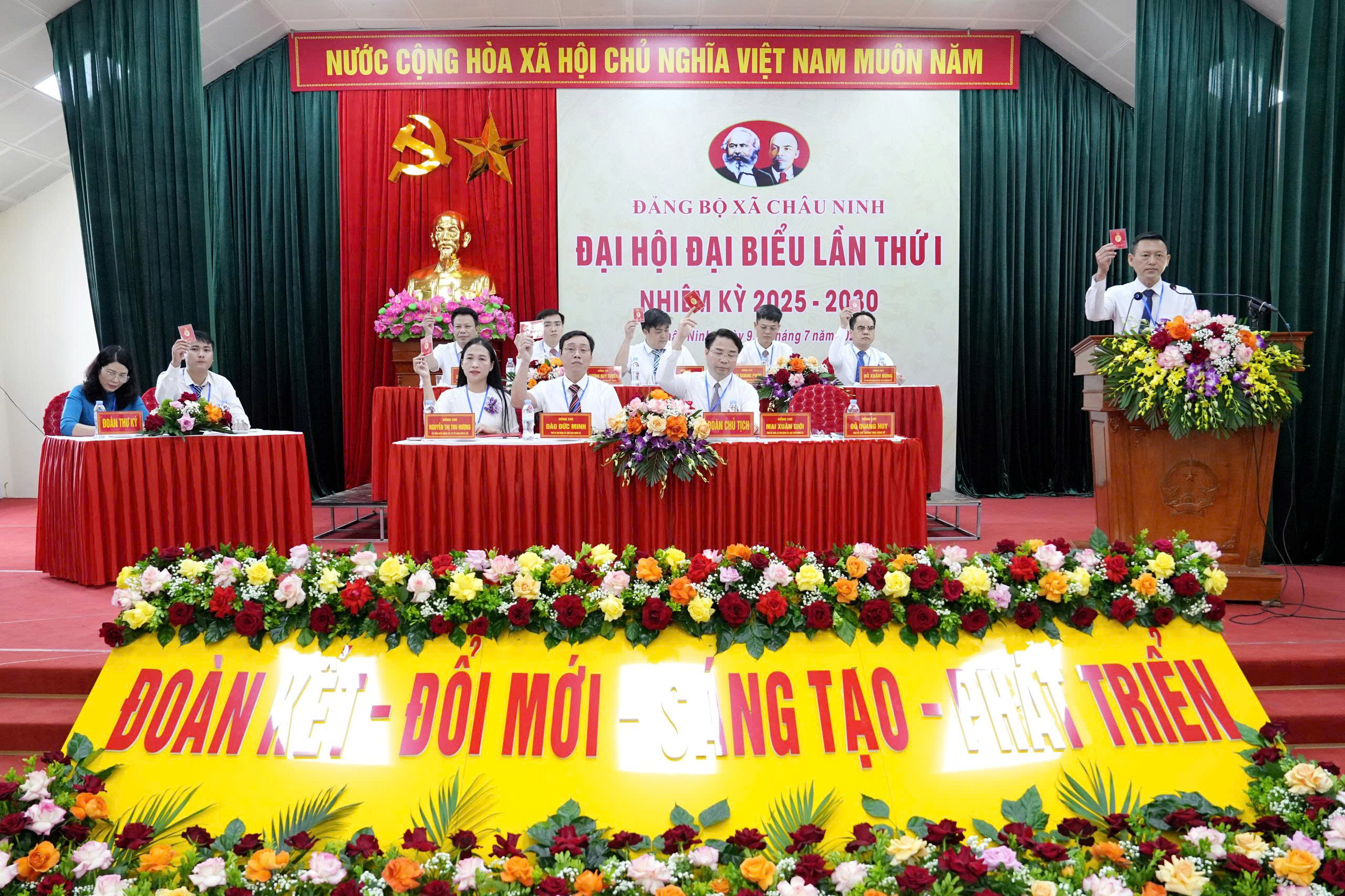 Đảng bộ xã Châu Ninh tổ chức Đại hội đại biểu lần thứ I, nhiệm kỳ 2025–2030 (ngày làm việc thứ nhất)