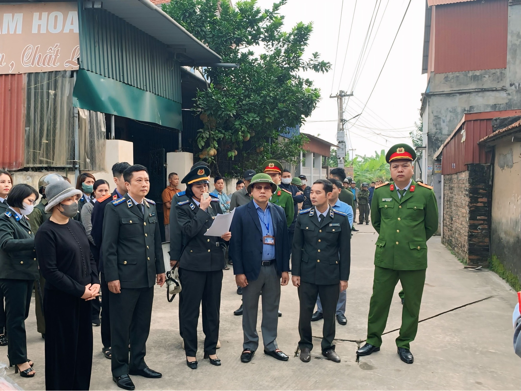 Công an xã Châu Ninh bảo đảm an ninh, trật tự cưỡng chế thi hành án dân sự