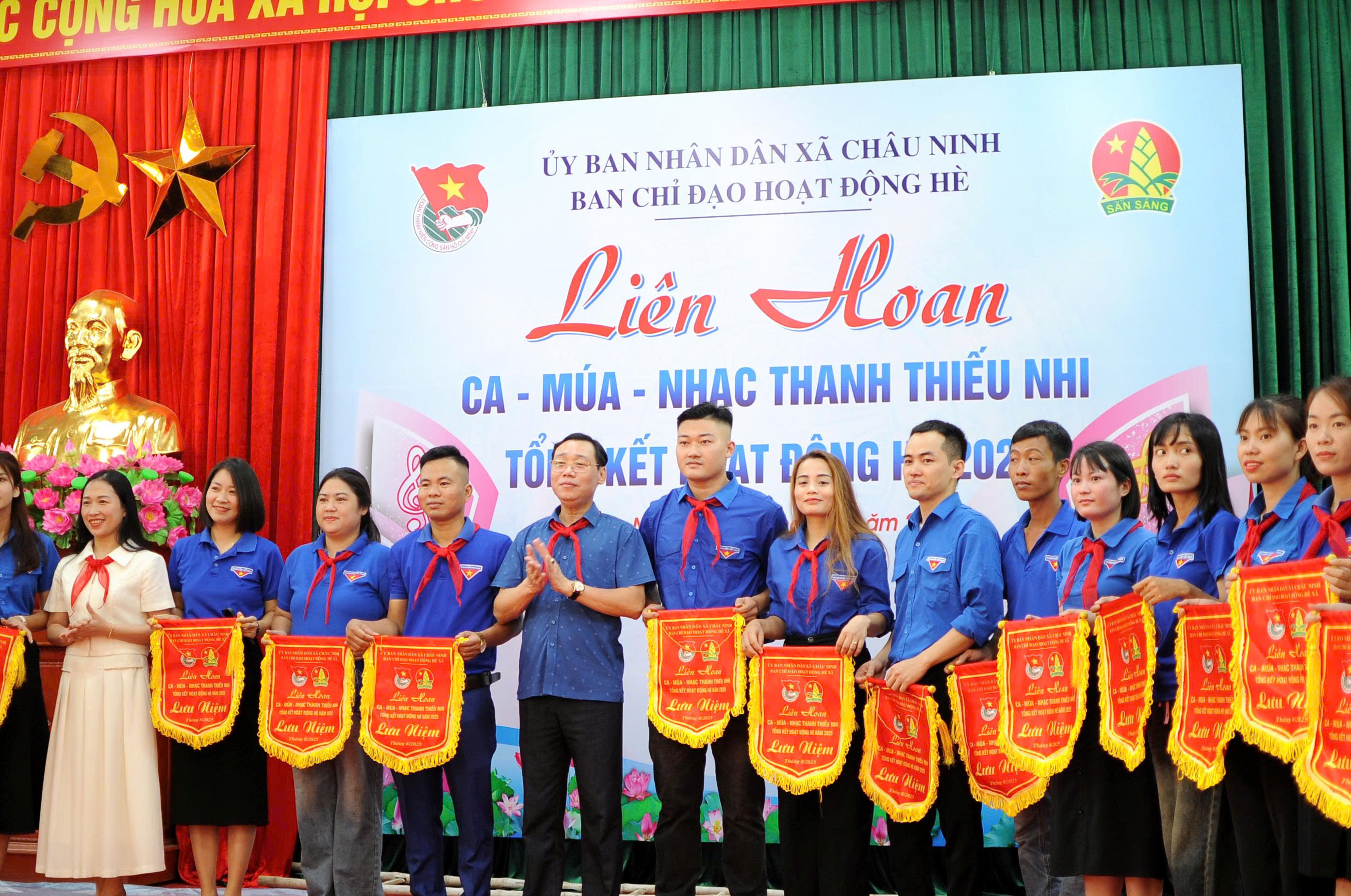 Liên hoan Ca Múa Nhạc Thanh thiếu nhi Tổng kết hoạt động hè xã Châu Ninh năm 2025