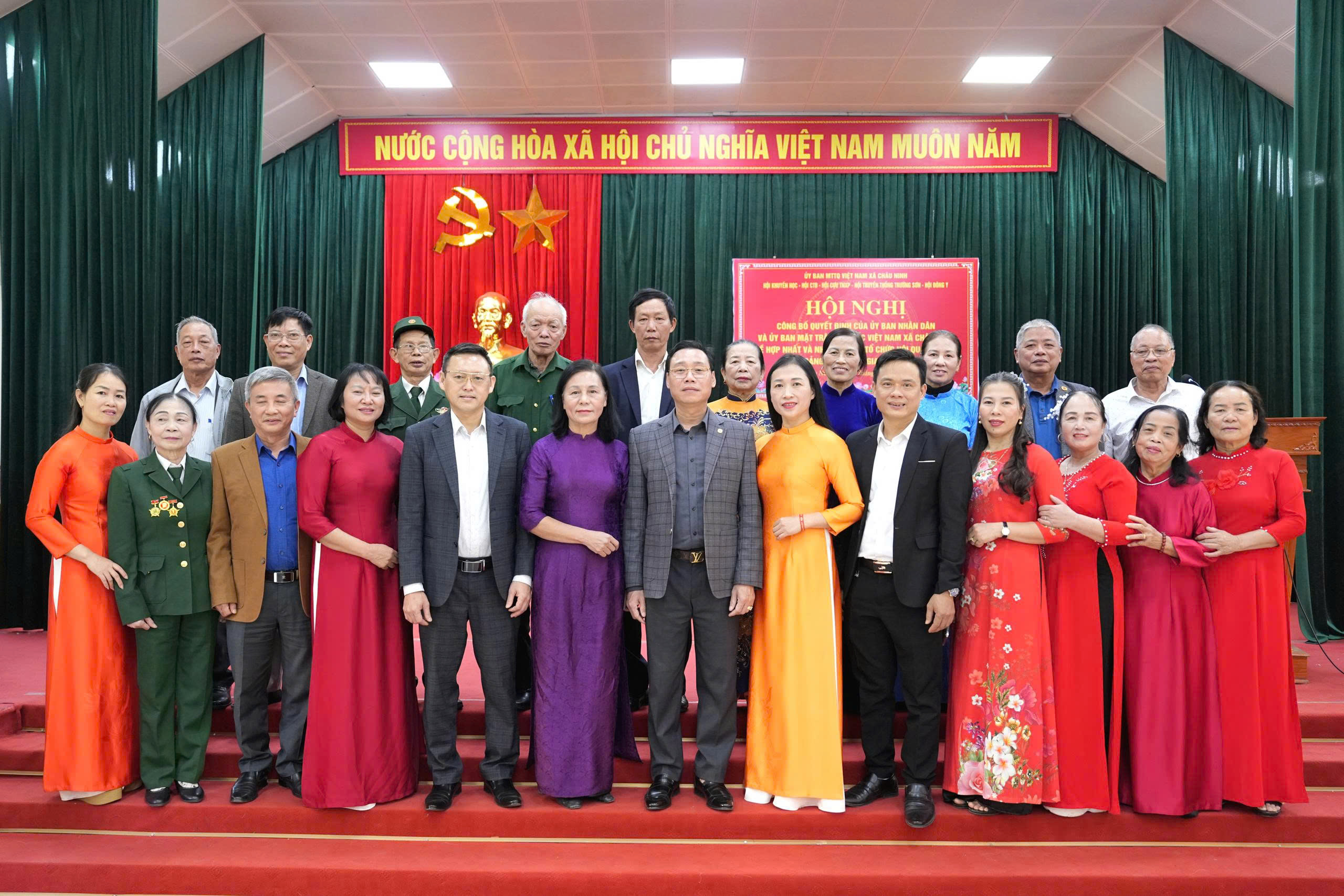 Xã Châu Ninh công bố Quyết định hợp nhất các tổ chức hội quần chúng