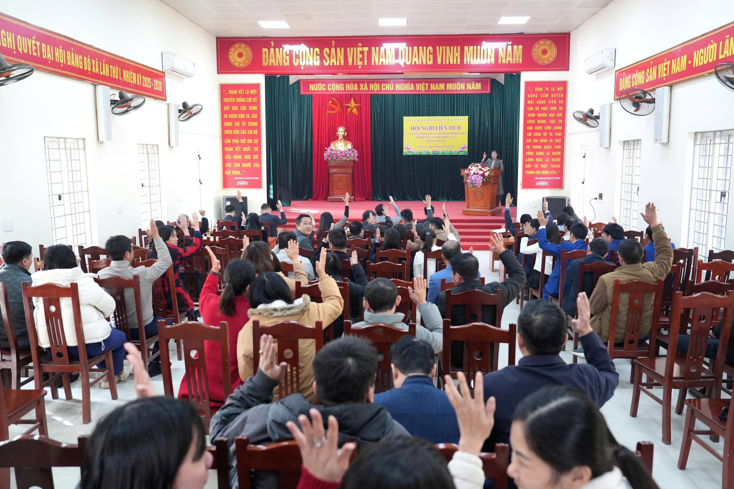 Xã Châu Ninh lấy ý kiến cử tri nơi công tác đối với người được giới thiệu ứng cử đại biểu HĐND các cấp nhiệm kỳ 2026 - 2031