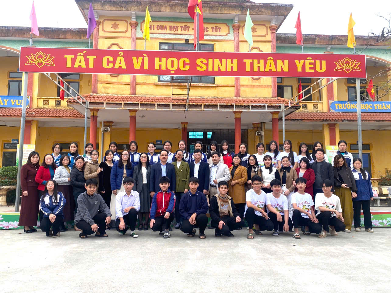 UBND xã Châu Ninh gặp mặt, động viên học sinh tham gia kỳ thi học sinh giỏi cấp Tỉnh năm học 2025 – 2026
