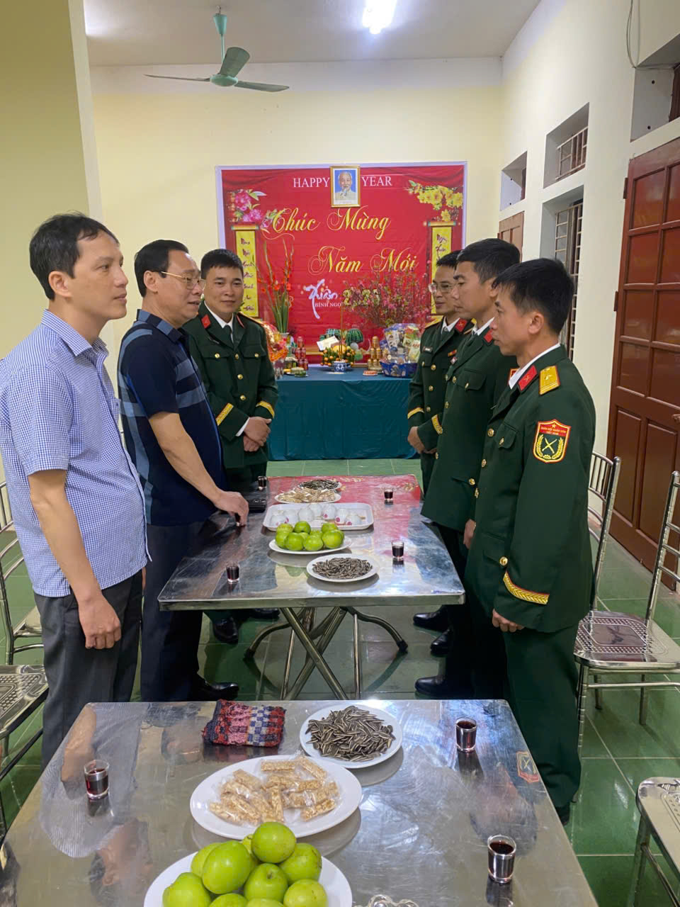 Lãnh đạo xã Châu Ninh thăm, chúc Tết các đơn vị trực Tết Xuân Bính Ngọ 2026