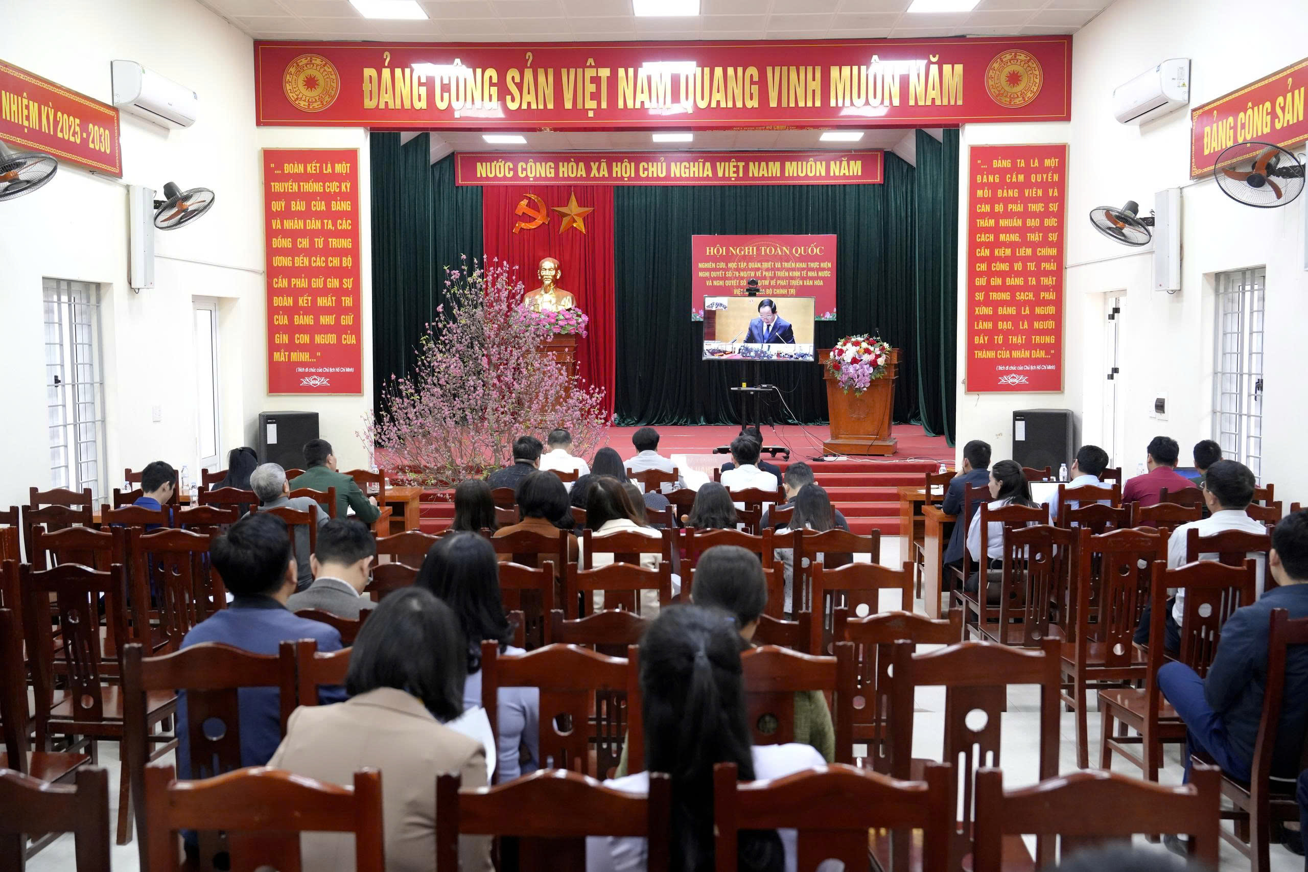Hội nghị toàn quốc quán triệt, triển khai thực hiện Nghị quyết số 79-NQ/TW và Nghị quyết số 80-NQ/TW của Bộ Chính trị