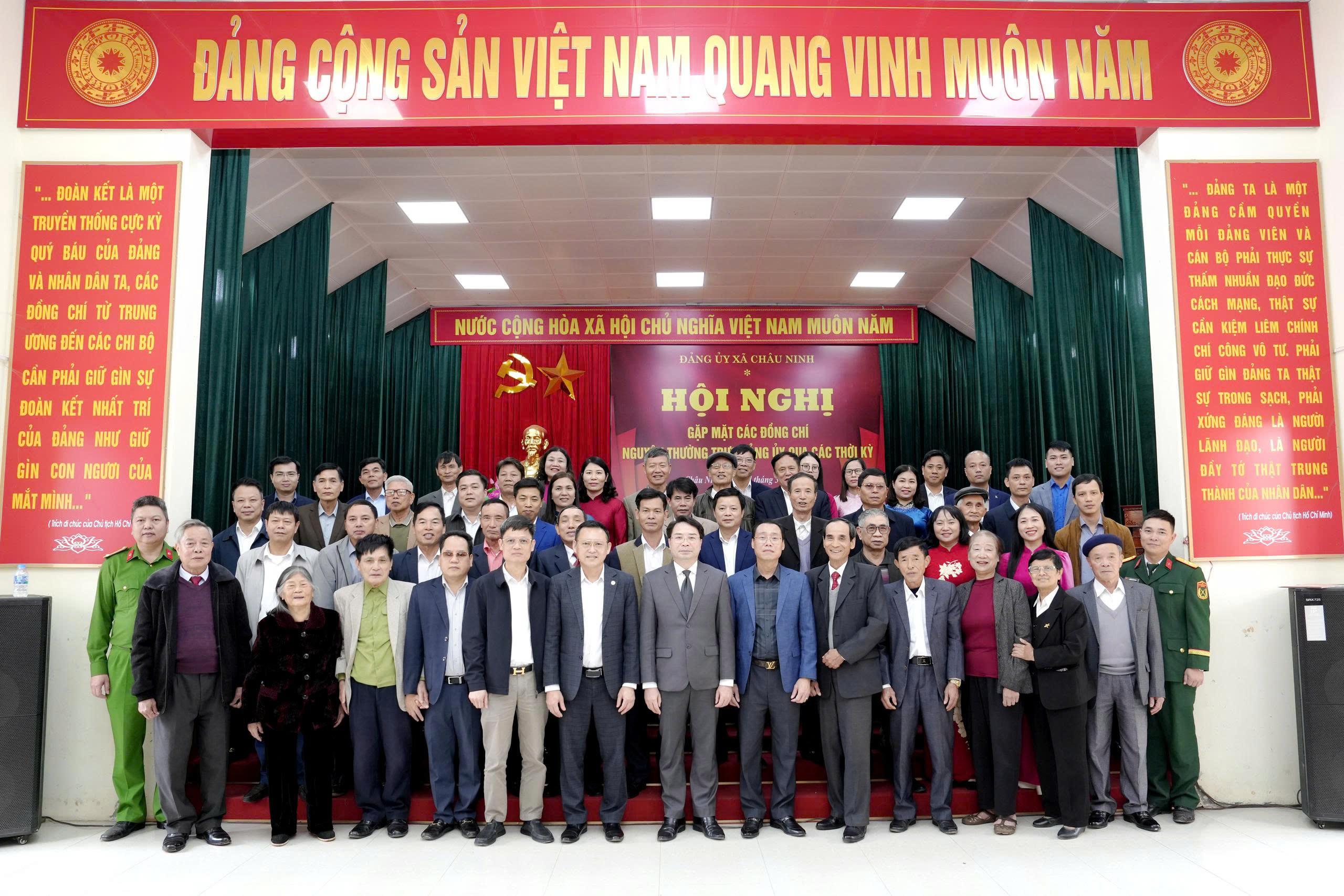 Xã Châu Ninh gặp mặt nguyên Thường trực Đảng ủy qua các thời kỳ