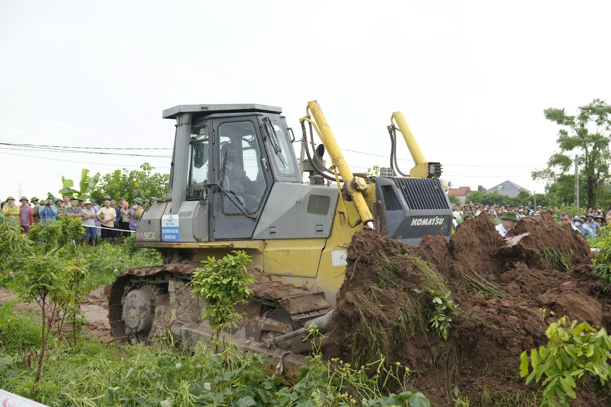 UBND xã Châu Ninh tổ chức cưỡng chế thu hồi đất thực hiện Dự án Khu phức hợp đô thị, du lịch sinh thái, sân gôn Khoái Châu