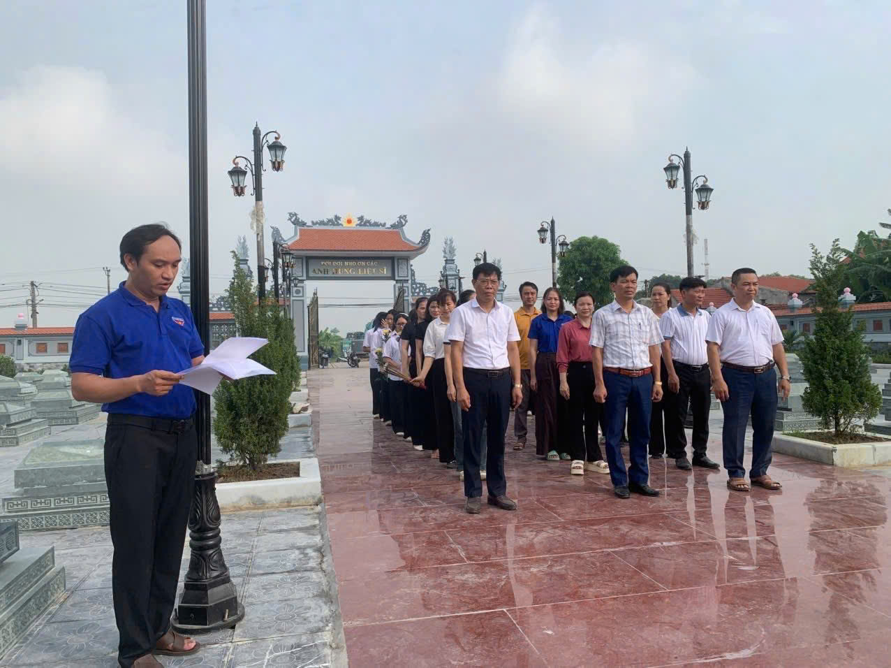 Trường THCS Tân Châu: lắng đọng nghĩa tình trong hành trình tri ân tại nghĩa trang liệt sĩ Tân Châu