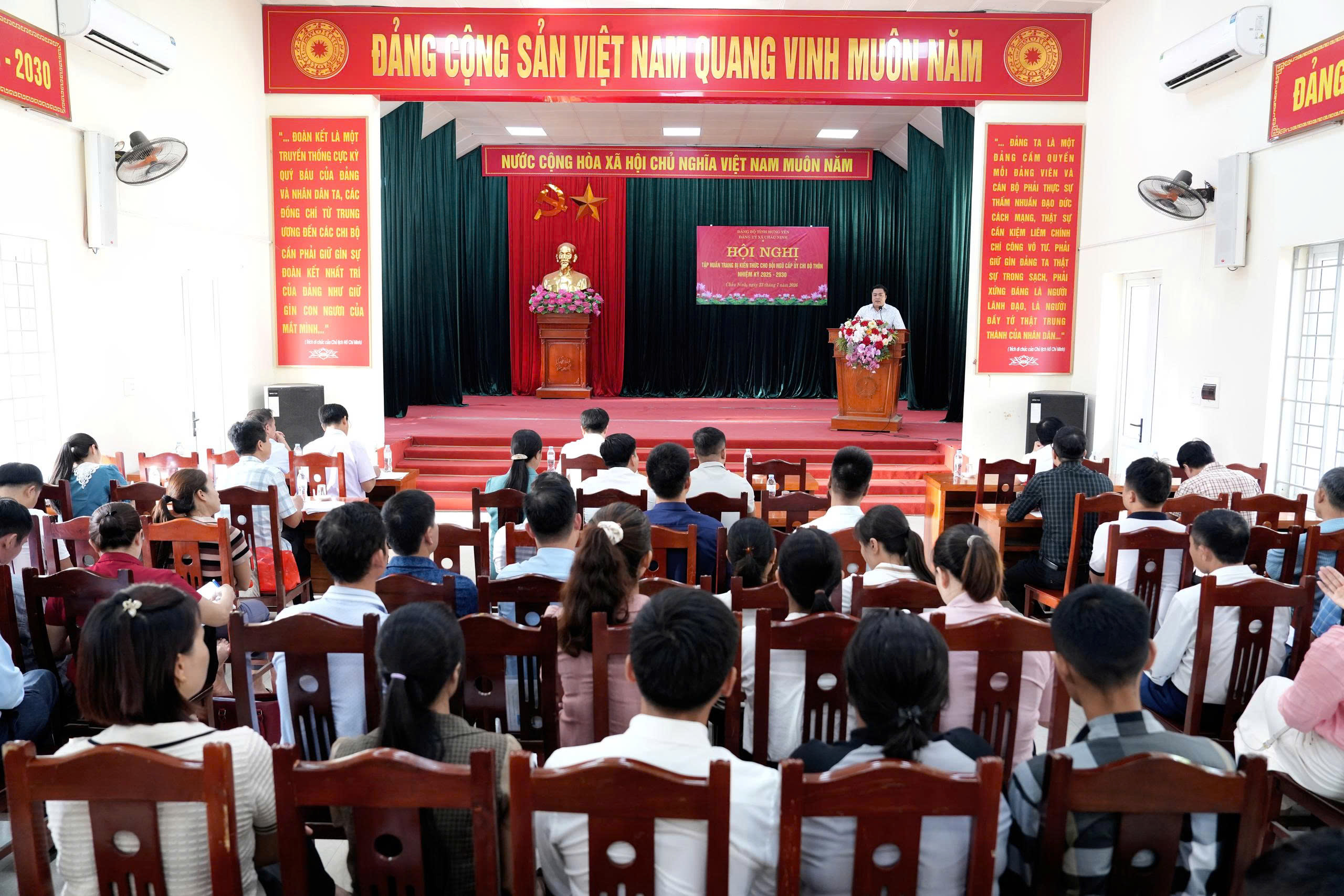 Châu Ninh tập huấn nghiệp vụ công tác xây dựng Đảng cho đội ngũ cấp ủy chi bộ thôn nhiệm kỳ 2025–2030